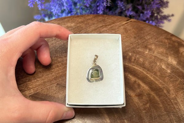 MOLDAVITE POS Pendants/Necklaces/Pieces