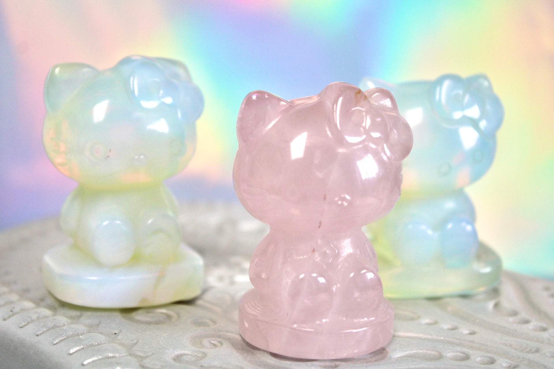 Hello Kitty Crystal Carving
