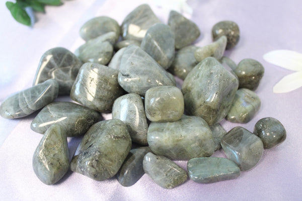 Labradorite tumbled stone